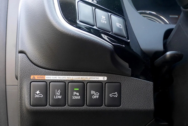 Mitsubishi Outlander cena 99500 przebieg: 114850, rok produkcji 2017 z Jordanów małe 529
